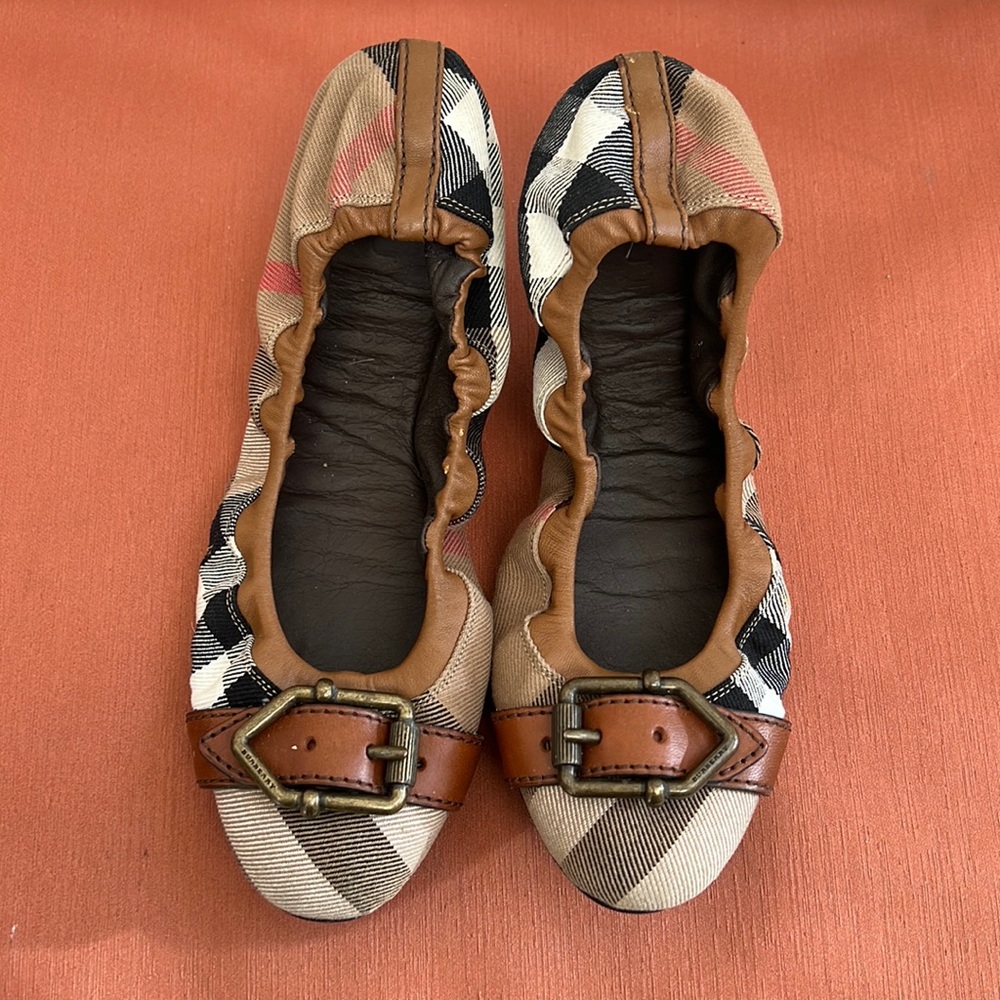 Burberry flats
